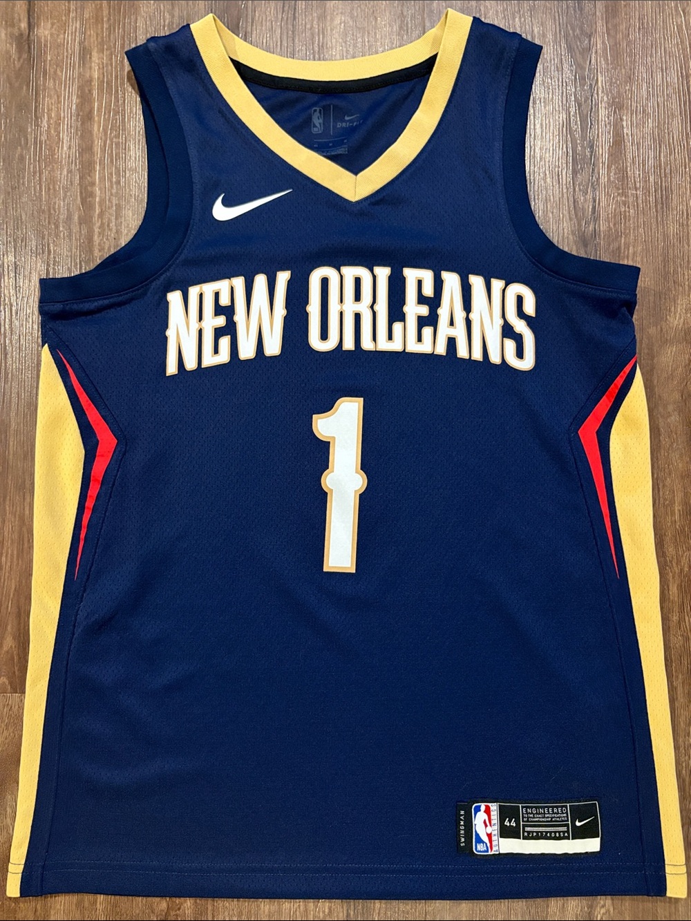 Nike New Orleans pelicans men’s medium Zion Williamson jersey